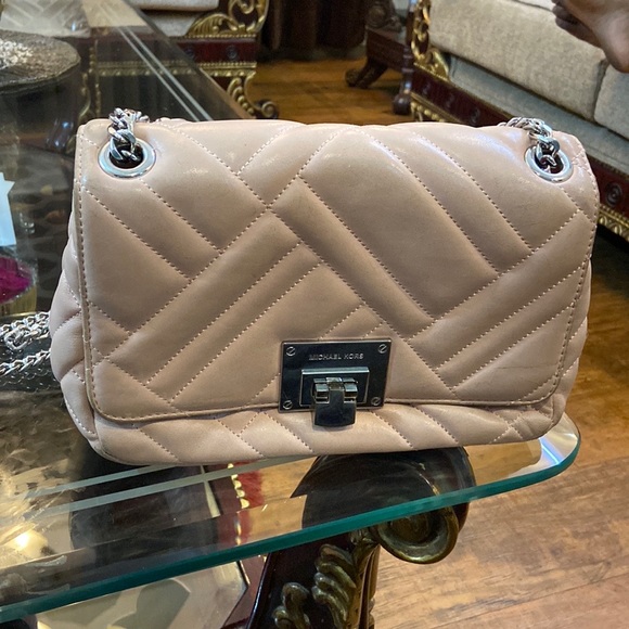 MICHAEL Michael Kors Handbags - LUXURY MICHAEL KORS 💯Authentic bought it from london